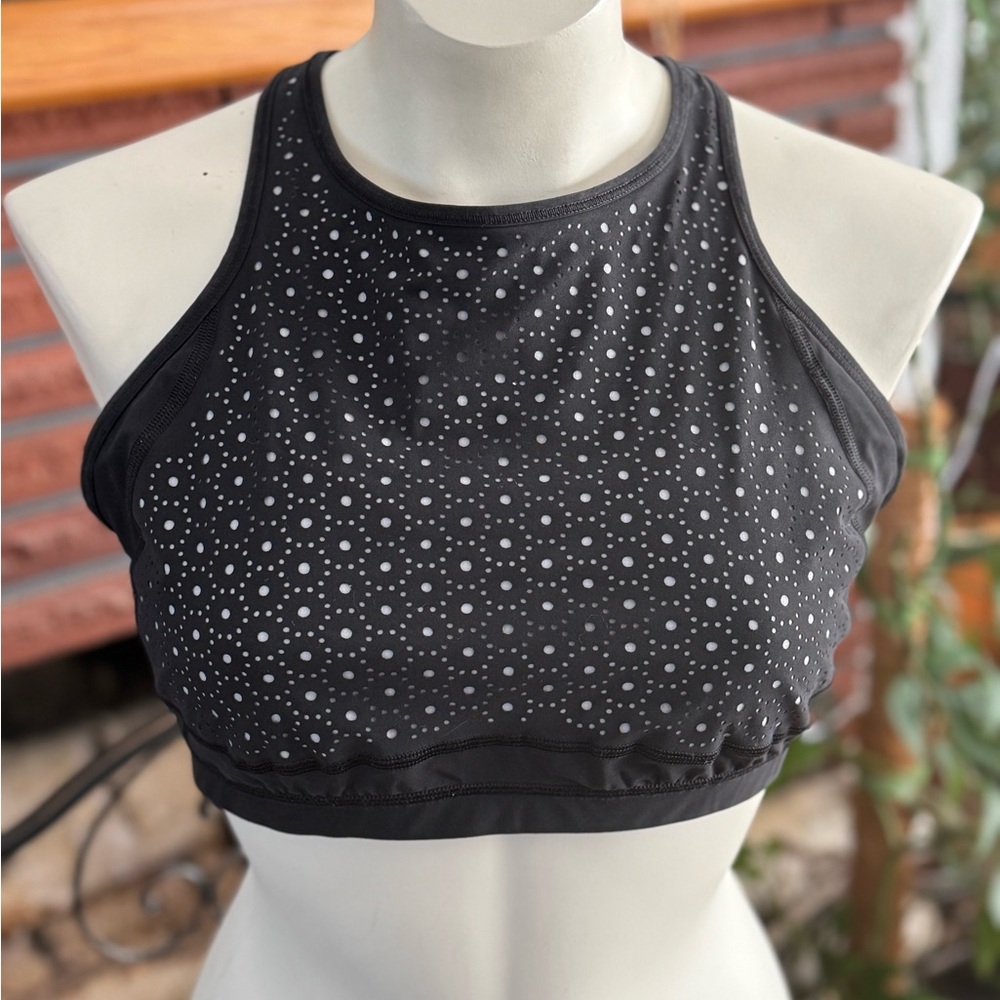Lululemon color me quick Sports Bra in black and white